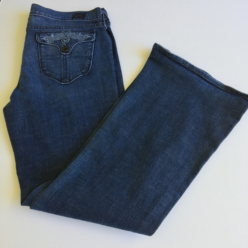 LUCKY BRAND JEANS ZOE  Flare leg. Size 14.